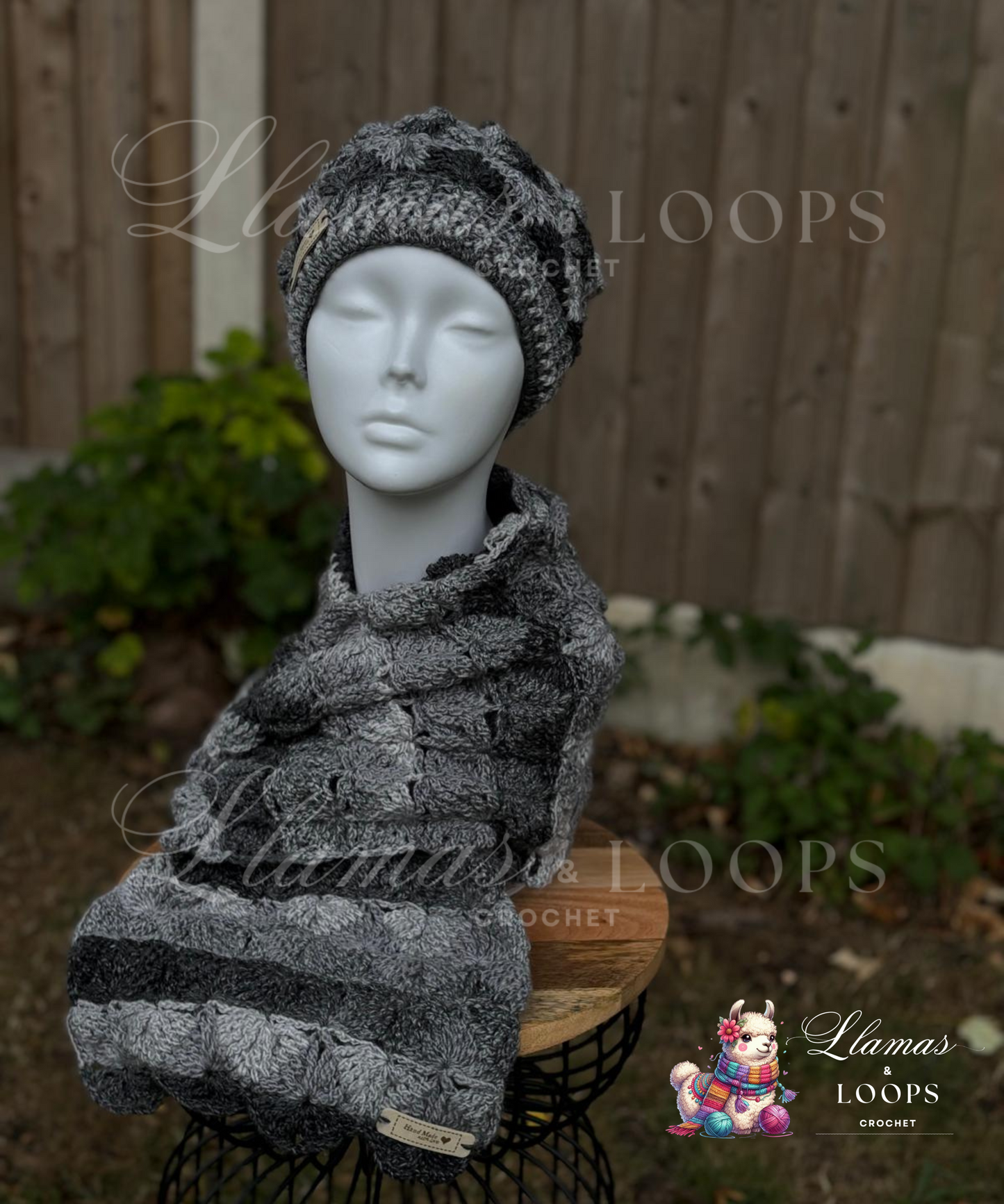 Monochrome Block Shell Set - (Scarf + Bobbie Hat) (Copy)