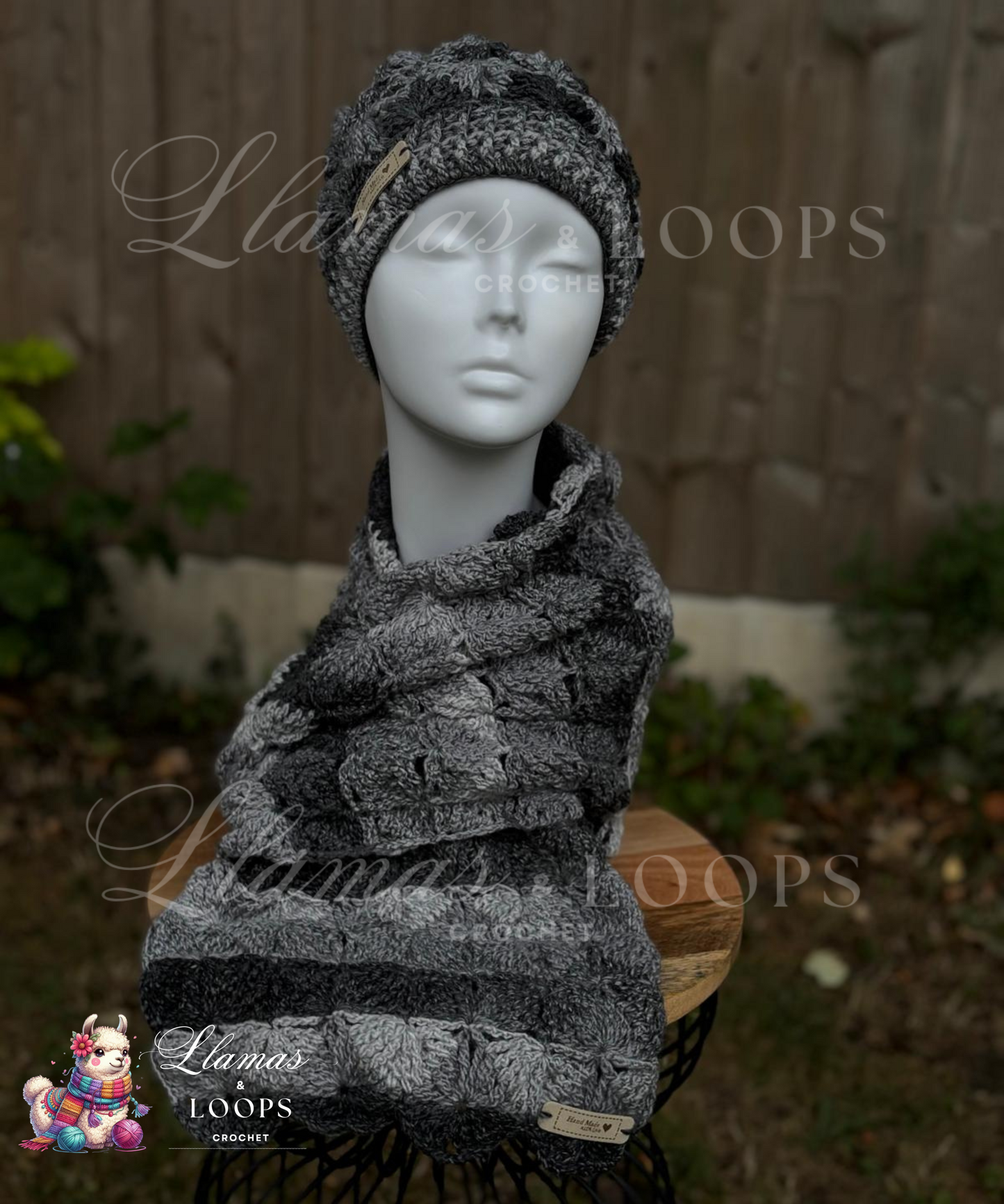 Monochrome Block Shell Set - (Scarf + Bobbie Hat) (Copy)