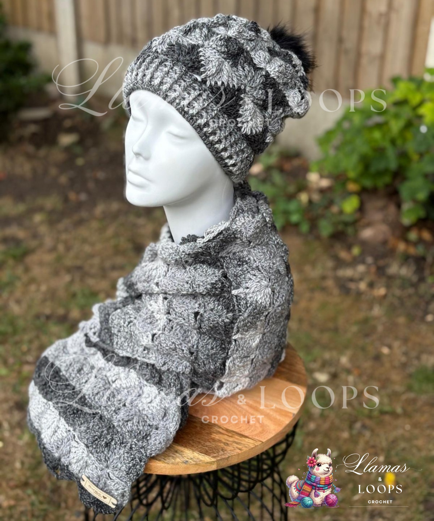 Monochrome Block Shell Set - (Scarf + Bobbie Hat) (Copy)